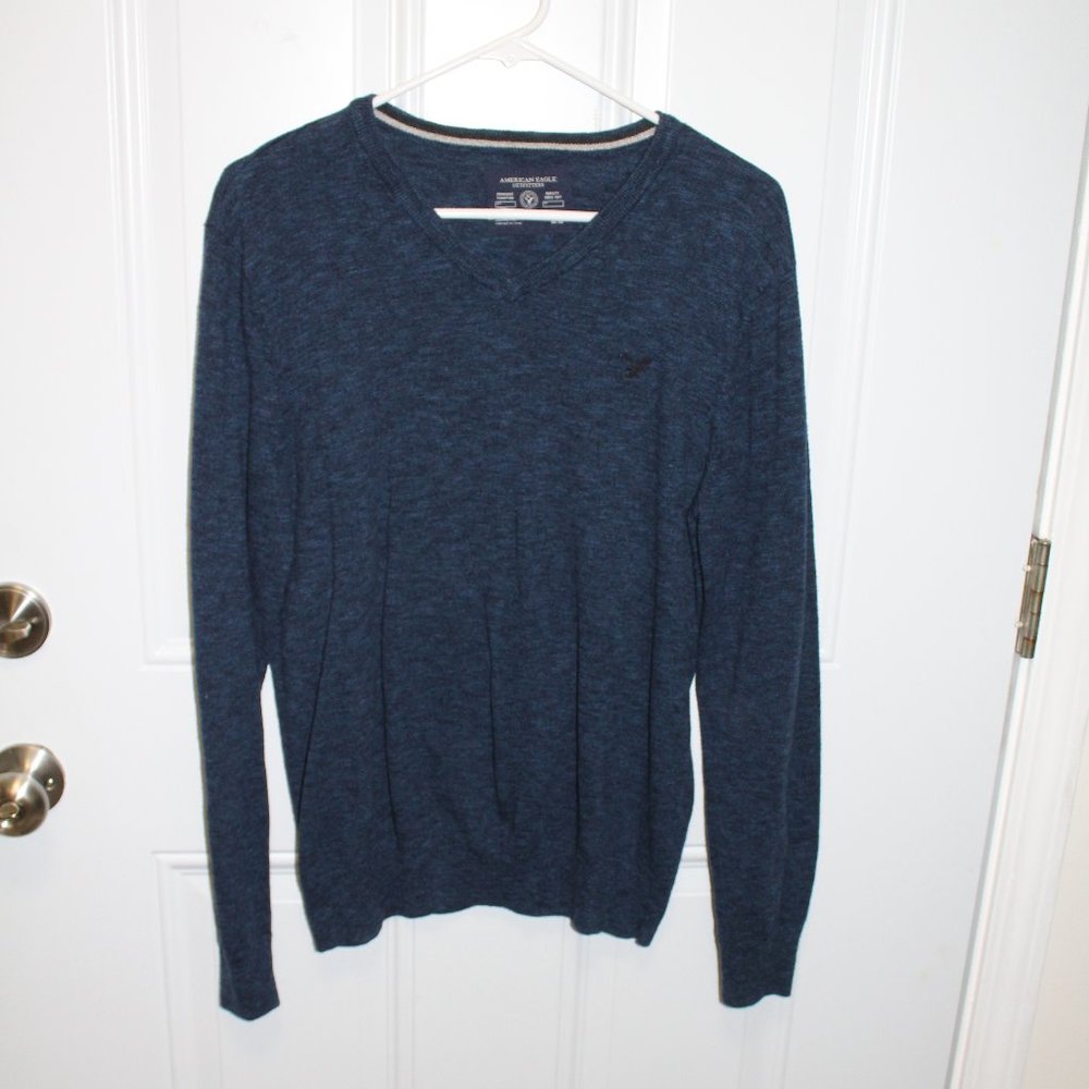 American Eagle Mens Navy V neck sweater